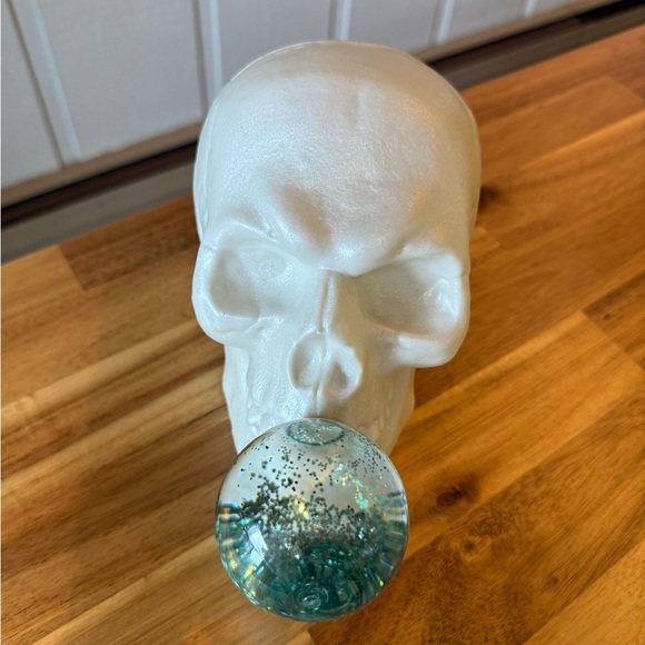 Skull Blowing Bubble Gum with Teal Glitter Snowglobe Summerween Halloween NEW! - Picture 4 of 7